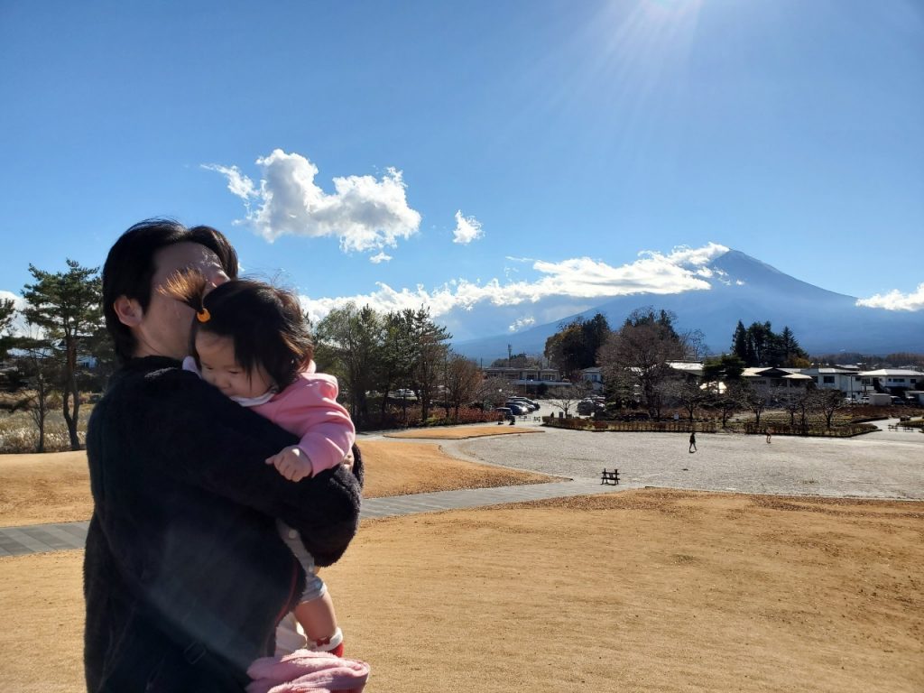 河口湖湖畔の公園から